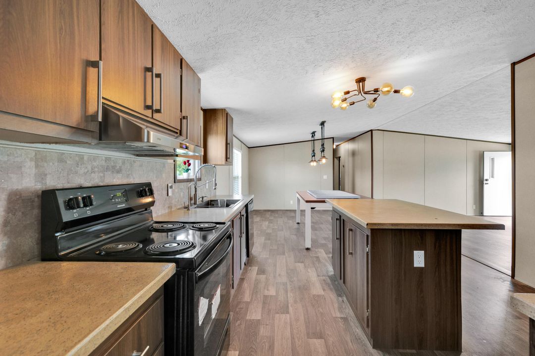 For Sale: $499,000 (8 beds, 5 baths, 3444 Square Feet)