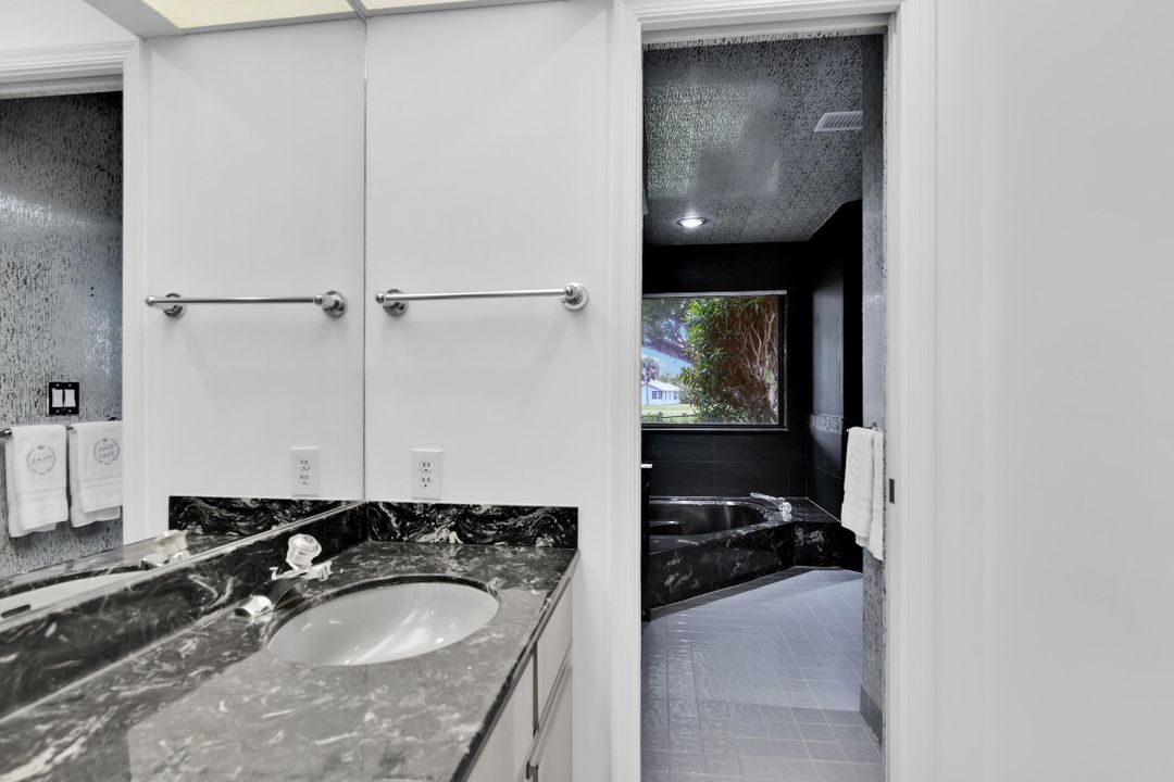 Active With Contract: $995,000 (3 beds, 2 baths, 2529 Square Feet)