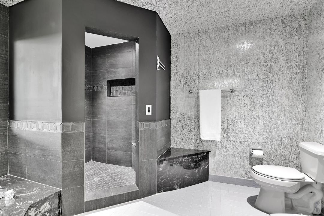 Active With Contract: $995,000 (3 beds, 2 baths, 2529 Square Feet)