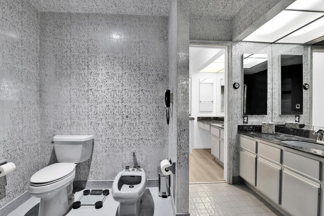 Active With Contract: $995,000 (3 beds, 2 baths, 2529 Square Feet)