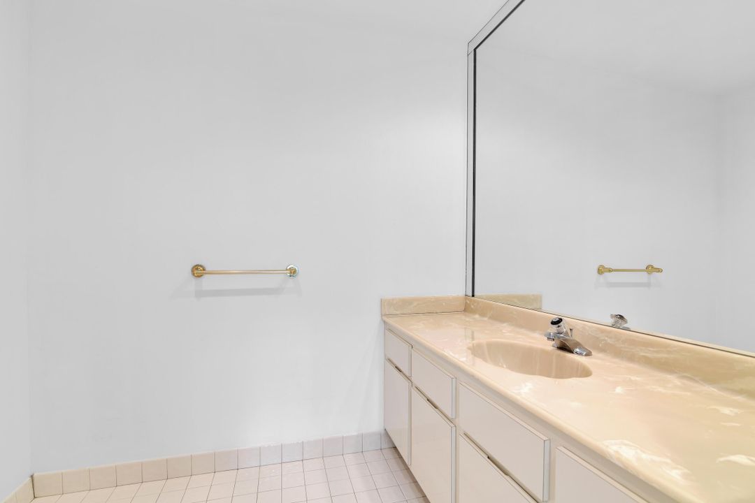 Active With Contract: $995,000 (3 beds, 2 baths, 2529 Square Feet)