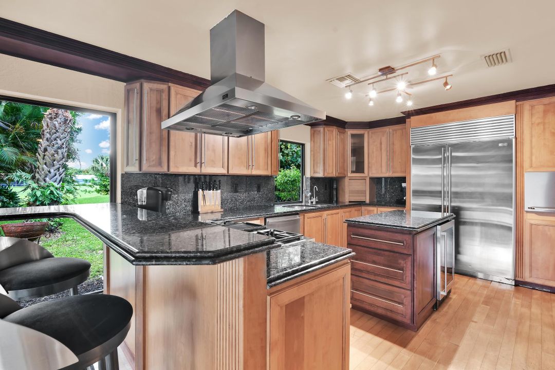 Active With Contract: $995,000 (3 beds, 2 baths, 2529 Square Feet)