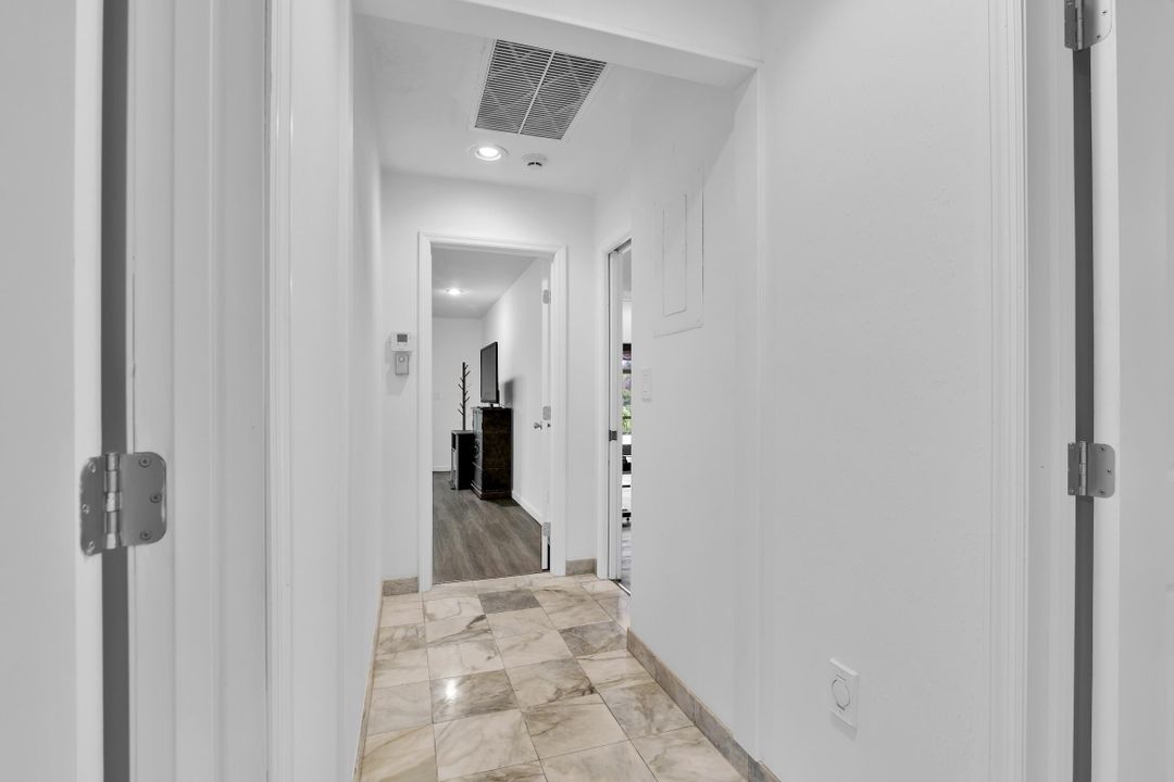 Active With Contract: $995,000 (3 beds, 2 baths, 2529 Square Feet)