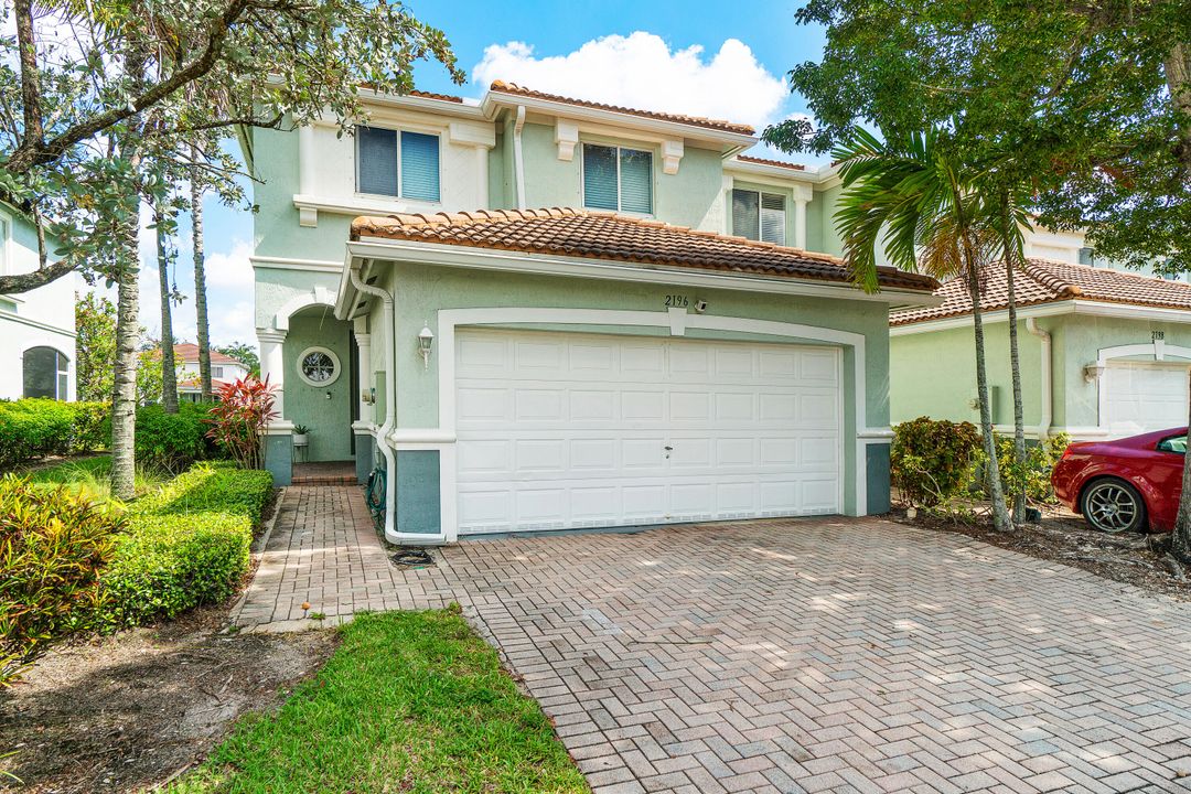 En Venta: $389,900 (4 camas, 2 baños, 1872 Pies cuadrados)