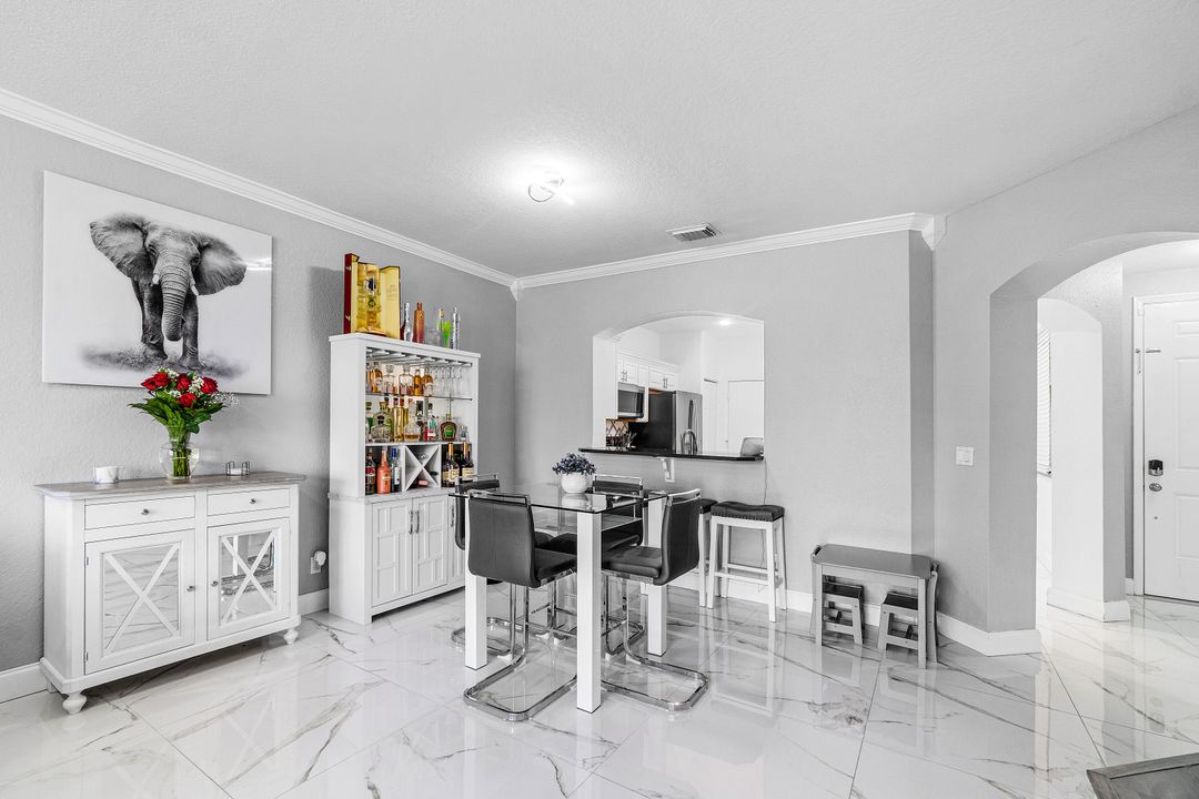 En Venta: $389,900 (4 camas, 2 baños, 1872 Pies cuadrados)