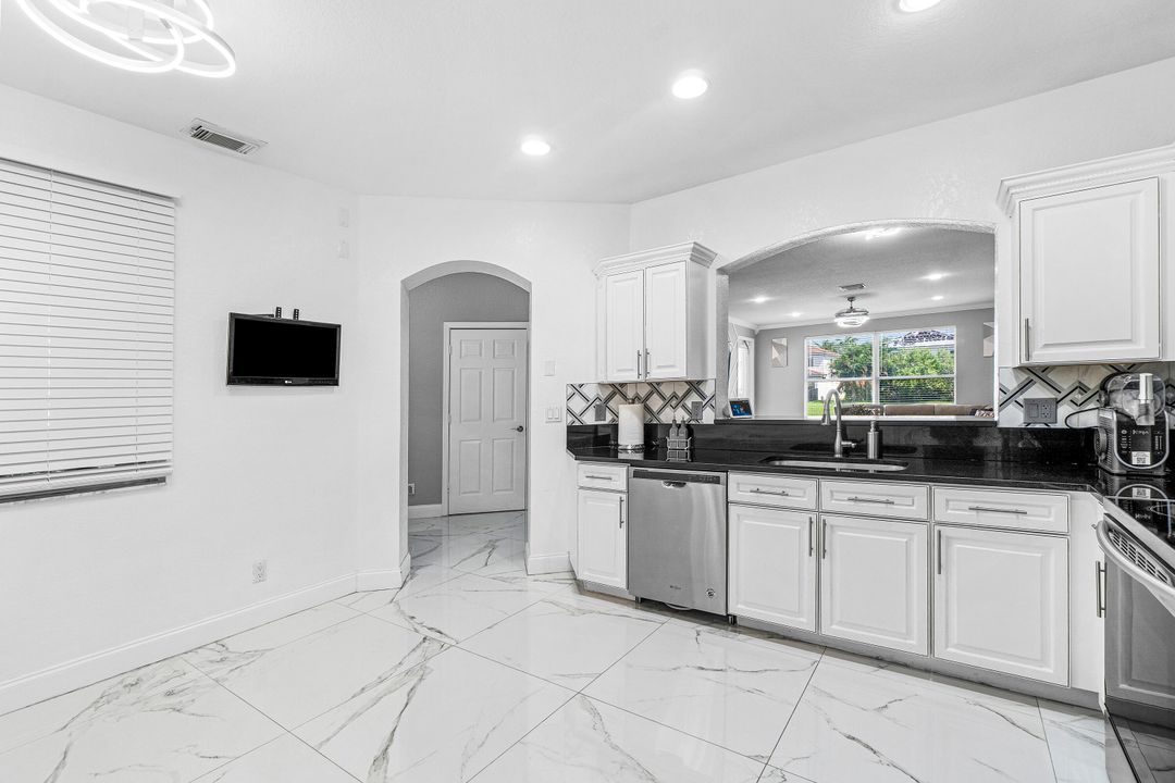 En Venta: $389,900 (4 camas, 2 baños, 1872 Pies cuadrados)