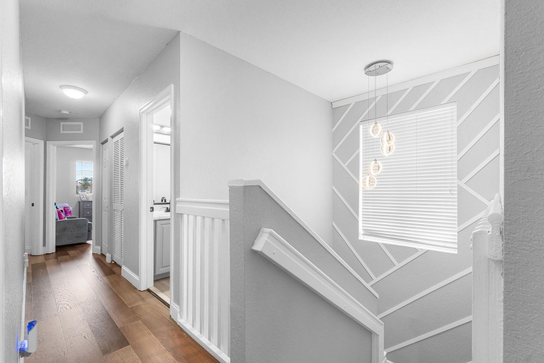 En Venta: $389,900 (4 camas, 2 baños, 1872 Pies cuadrados)