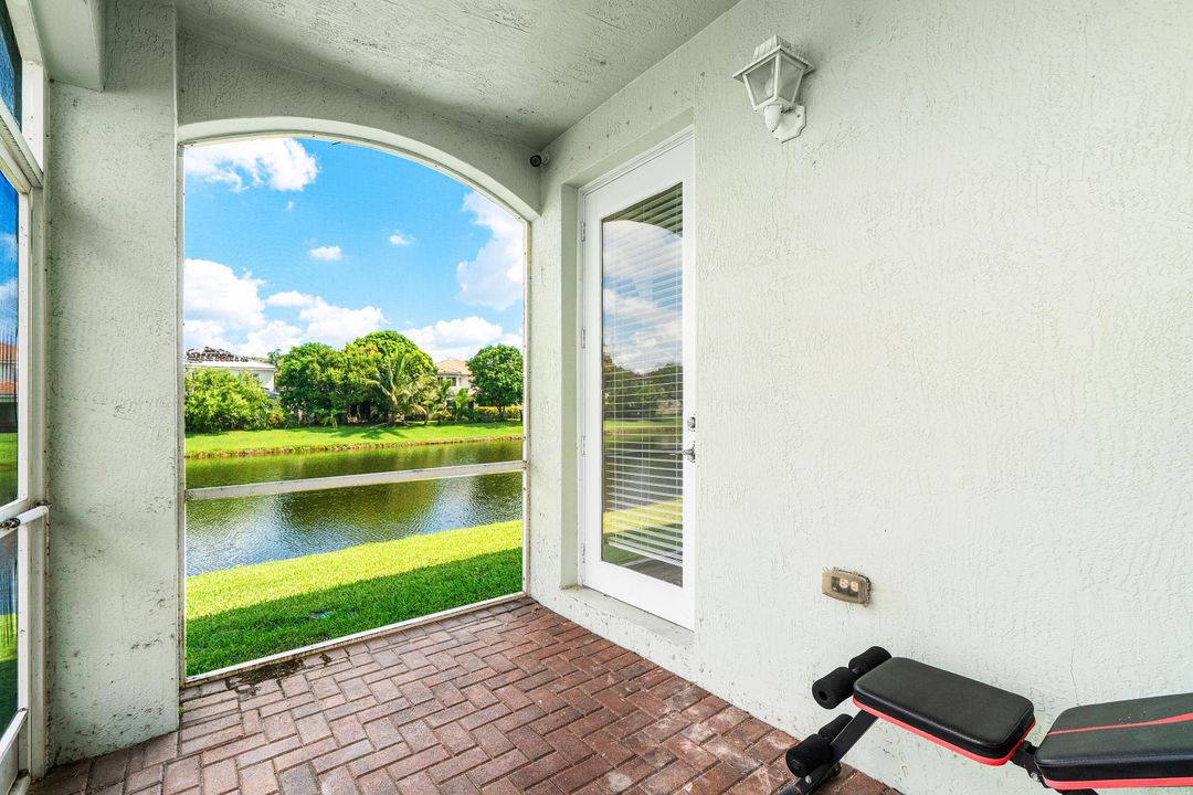 En Venta: $389,900 (4 camas, 2 baños, 1872 Pies cuadrados)