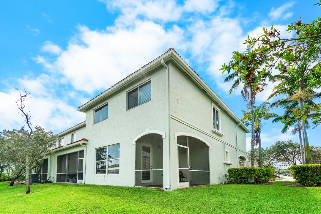 En Venta: $389,900 (4 camas, 2 baños, 1872 Pies cuadrados)