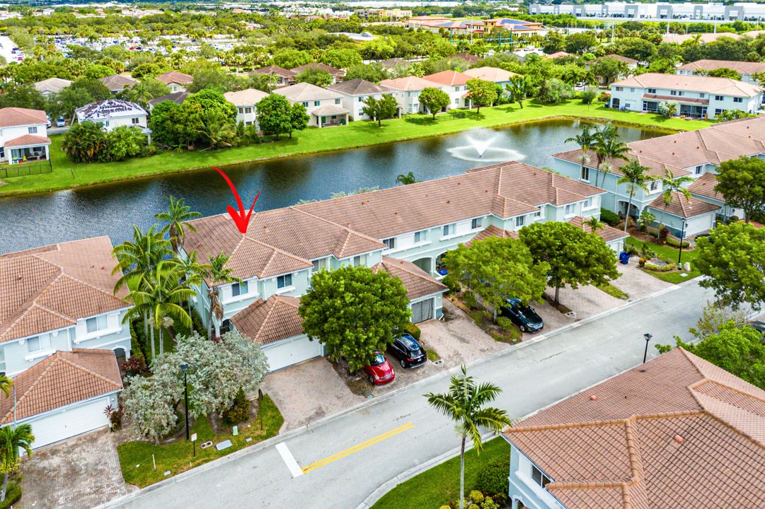 En Venta: $389,900 (4 camas, 2 baños, 1872 Pies cuadrados)