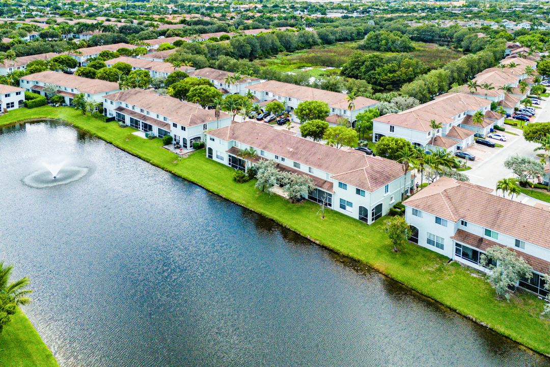 En Venta: $389,900 (4 camas, 2 baños, 1872 Pies cuadrados)