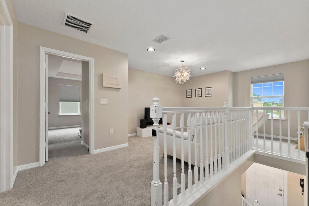 Activo con contrato: $400,000 (3 camas, 2 baños, 2360 Pies cuadrados)