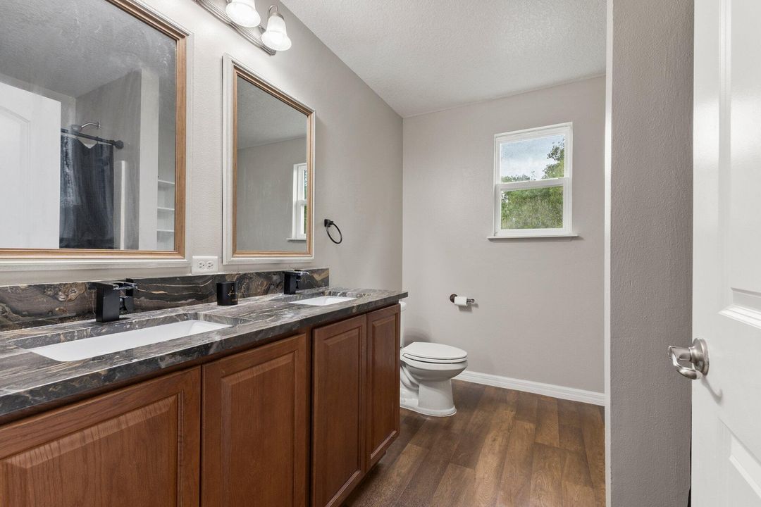 Activo con contrato: $400,000 (3 camas, 2 baños, 2360 Pies cuadrados)