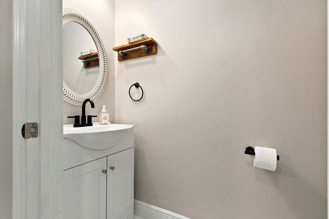 Activo con contrato: $400,000 (3 camas, 2 baños, 2360 Pies cuadrados)