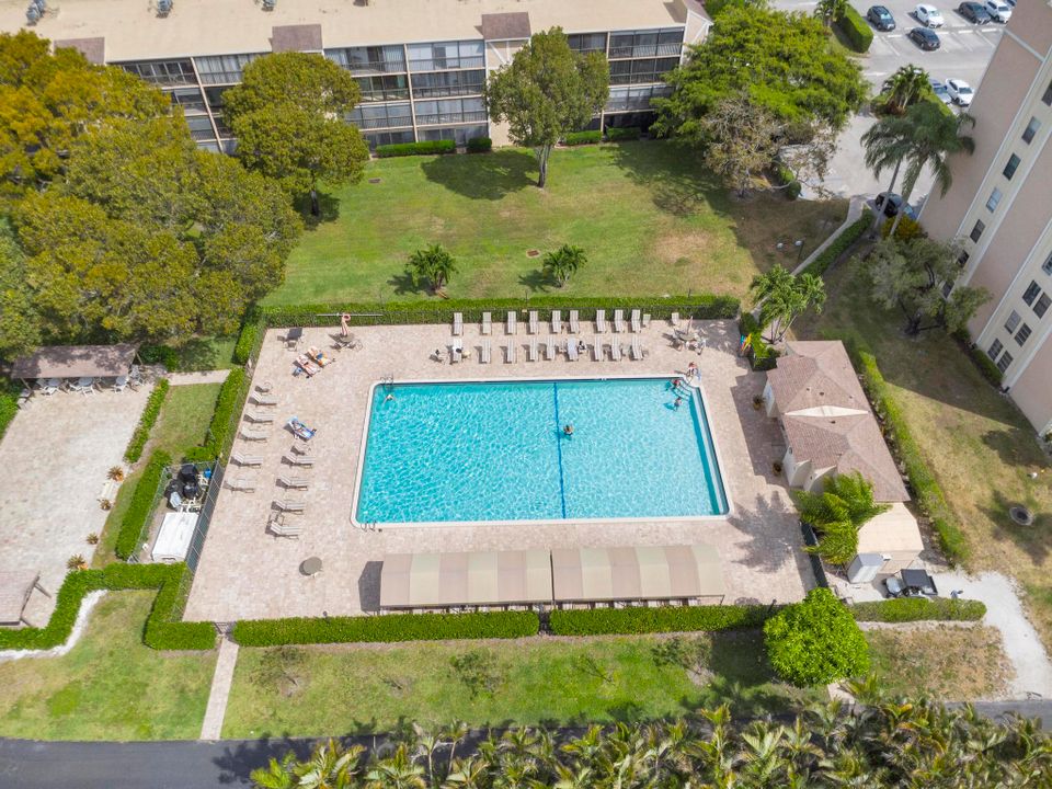 合同活跃: $3,800 (2 贝兹, 2 浴室, 1150 平方英尺)