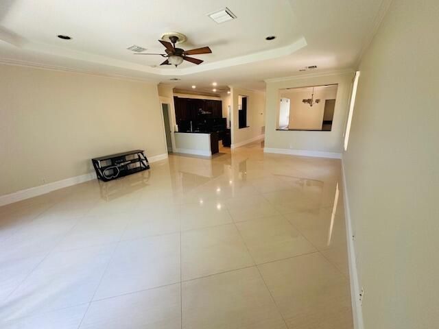 Под контрактом: $4,000 (5 спален, 4 ванн, 2960 Квадратных фут)