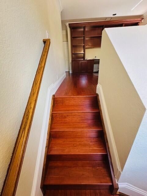 Под контрактом: $4,000 (5 спален, 4 ванн, 2960 Квадратных фут)