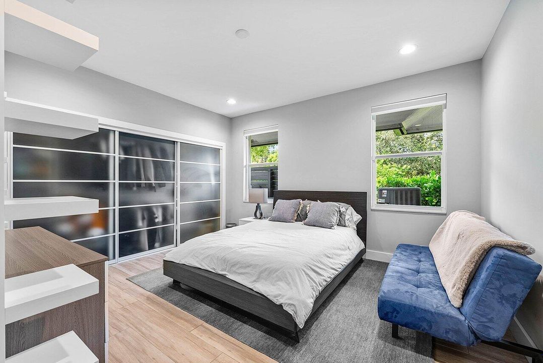 For Rent: $45,000 (7 beds, 6 baths, 7052 Square Feet)