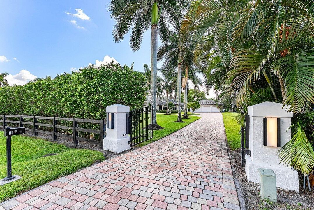 For Rent: $45,000 (7 beds, 6 baths, 7052 Square Feet)