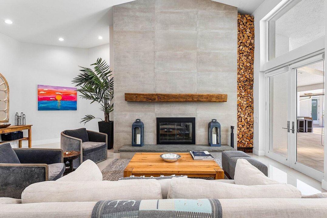 For Rent: $45,000 (7 beds, 6 baths, 7052 Square Feet)