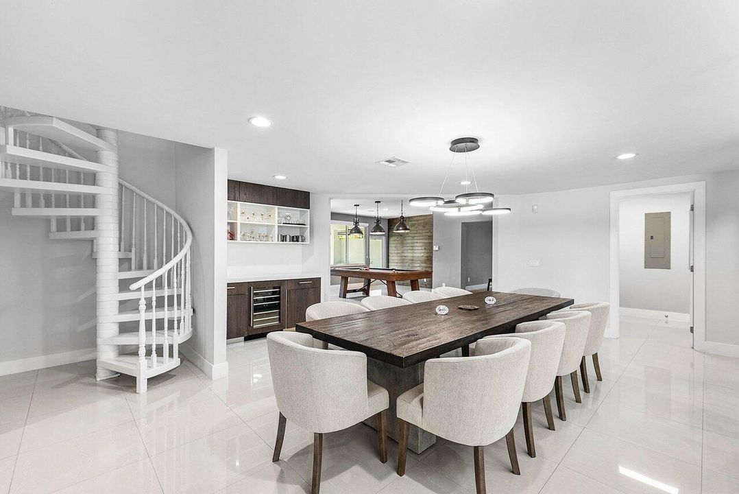 For Rent: $45,000 (7 beds, 6 baths, 7052 Square Feet)