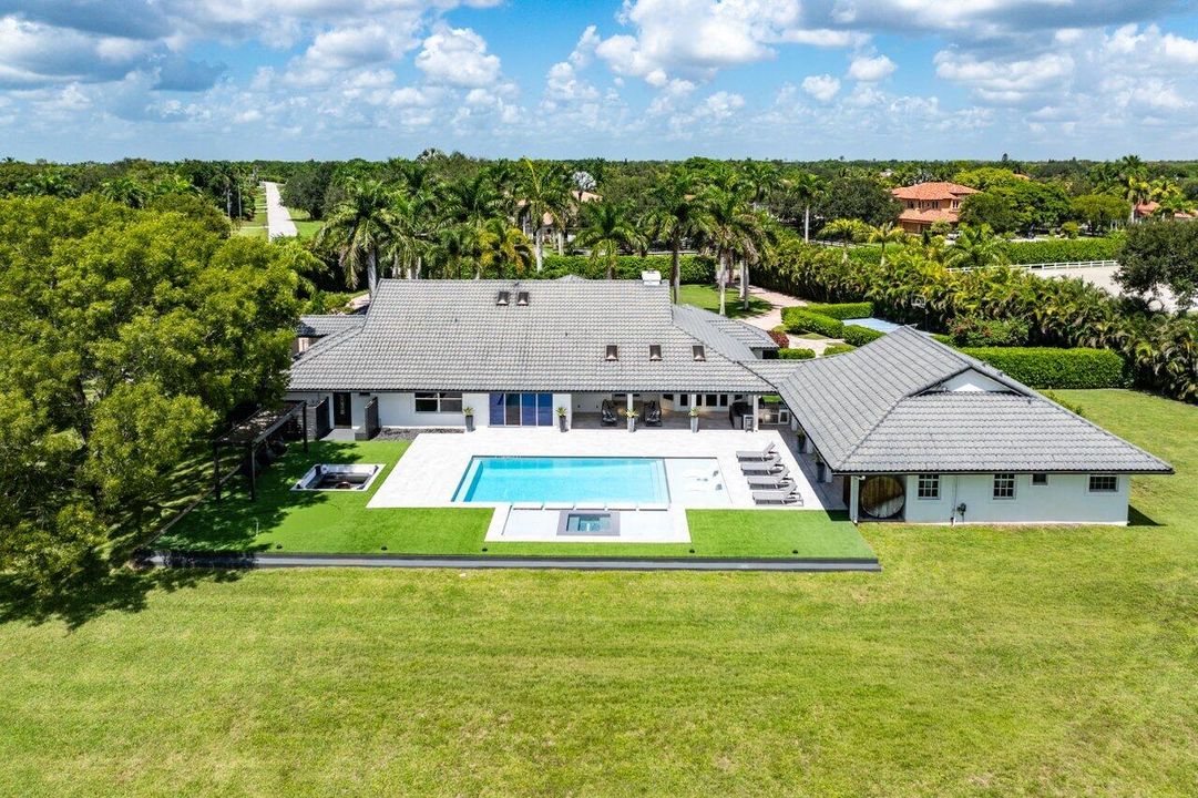 For Rent: $45,000 (7 beds, 6 baths, 7052 Square Feet)