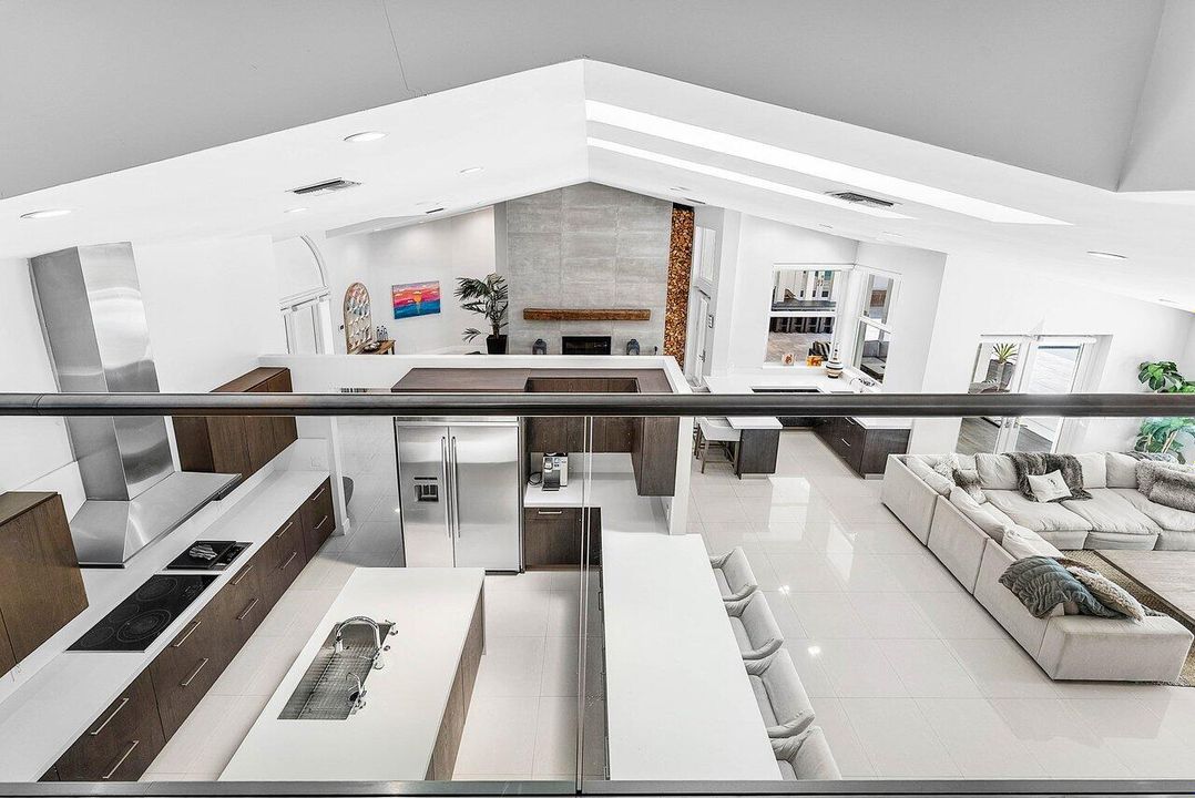 For Rent: $45,000 (7 beds, 6 baths, 7052 Square Feet)