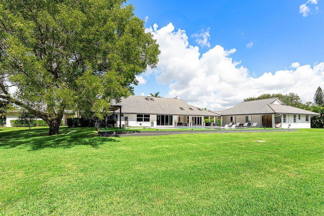 For Rent: $45,000 (7 beds, 6 baths, 7052 Square Feet)