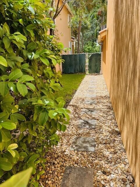 Под контрактом: $4,000 (5 спален, 4 ванн, 2960 Квадратных фут)