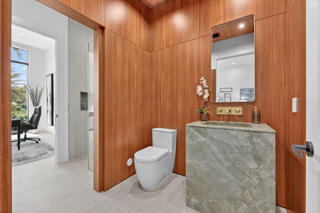 Под контрактом: $6,249,000 (5 спален, 5 ванн, 5556 Квадратных фут)