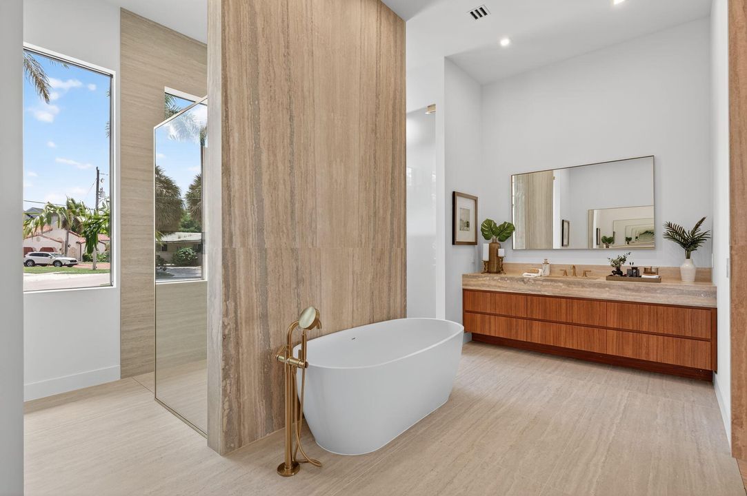 Под контрактом: $6,249,000 (5 спален, 5 ванн, 5556 Квадратных фут)