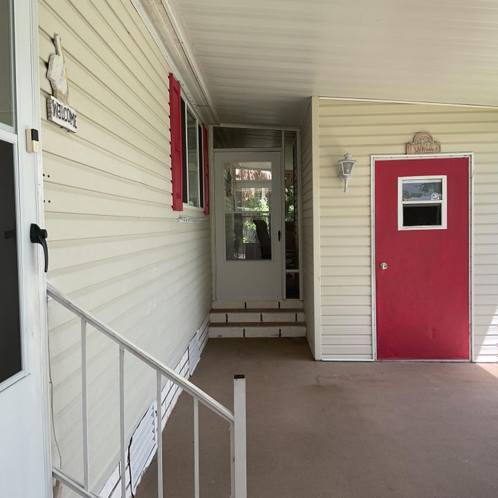 Active With Contract: $184,900 (3 beds, 2 baths, 1728 Square Feet)