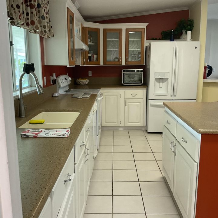 Active With Contract: $184,900 (3 beds, 2 baths, 1728 Square Feet)