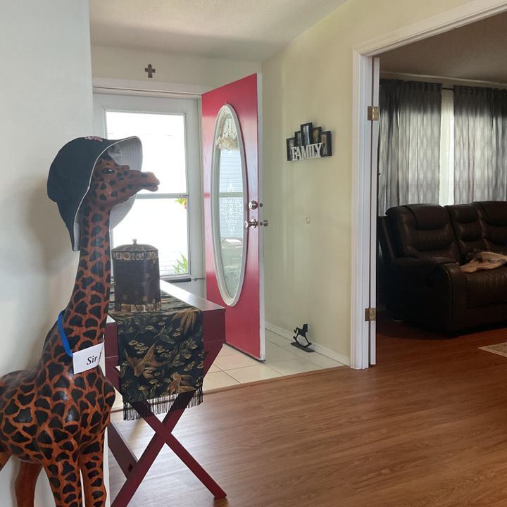 Active With Contract: $184,900 (3 beds, 2 baths, 1728 Square Feet)