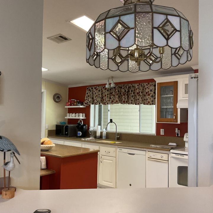 Active With Contract: $184,900 (3 beds, 2 baths, 1728 Square Feet)