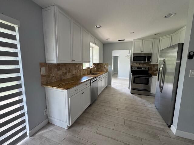 Под контрактом: $3,600 (3 спален, 2 ванн, 1596 Квадратных фут)