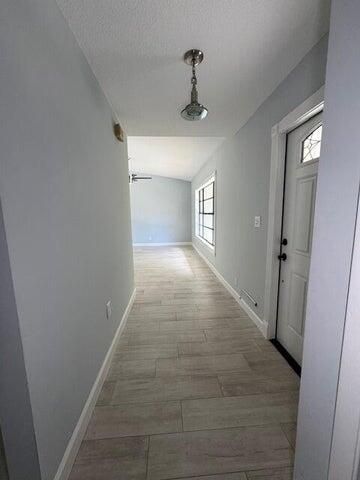 Под контрактом: $3,600 (3 спален, 2 ванн, 1596 Квадратных фут)