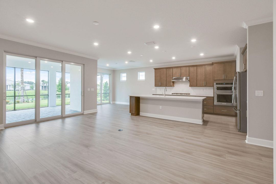 Activo con contrato: $699,305 (3 camas, 2 baños, 2114 Pies cuadrados)