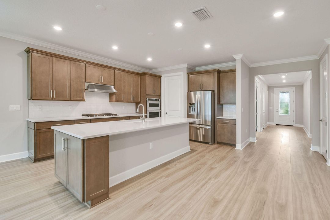 Activo con contrato: $699,305 (3 camas, 2 baños, 2114 Pies cuadrados)