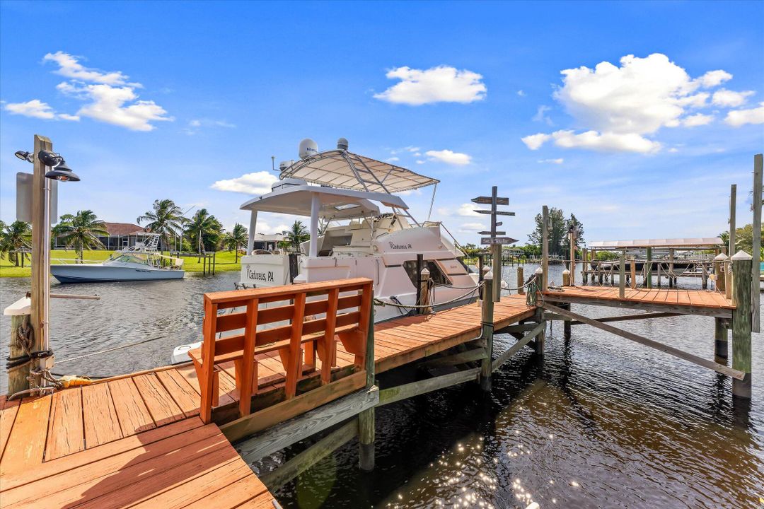 На продажу: $1,995,000 (3 спален, 2 ванн, 3337 Квадратных фут)