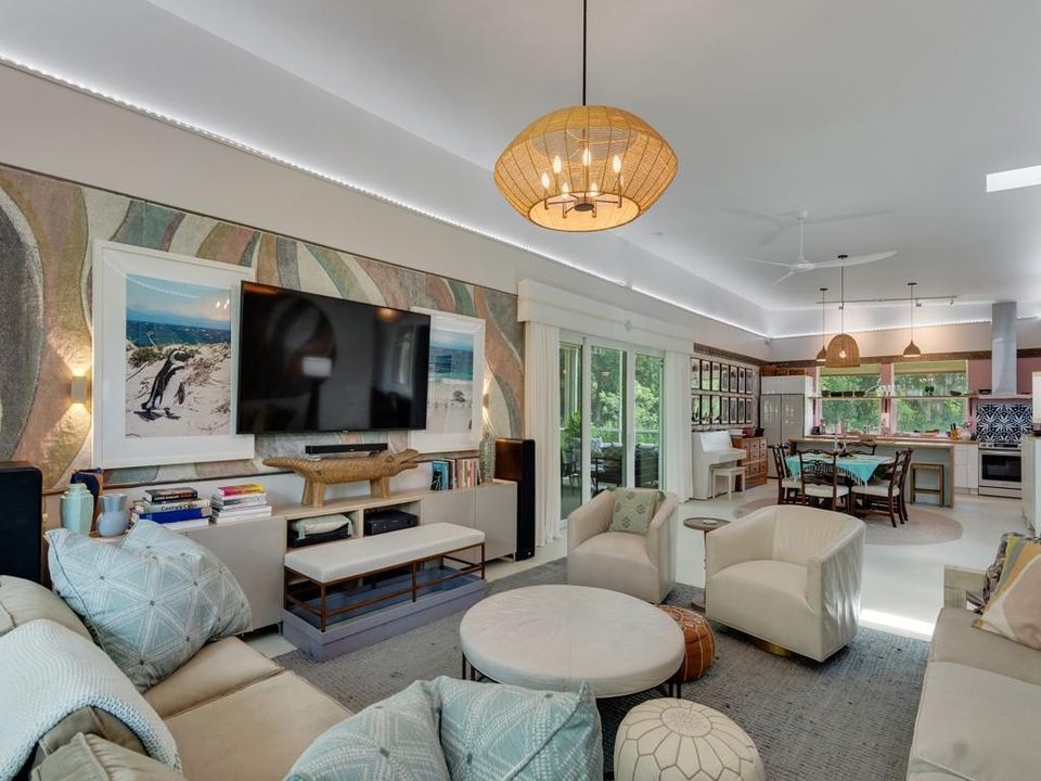 Recently Sold: $475,000 (1 beds, 1 baths, 1500 Square Feet)