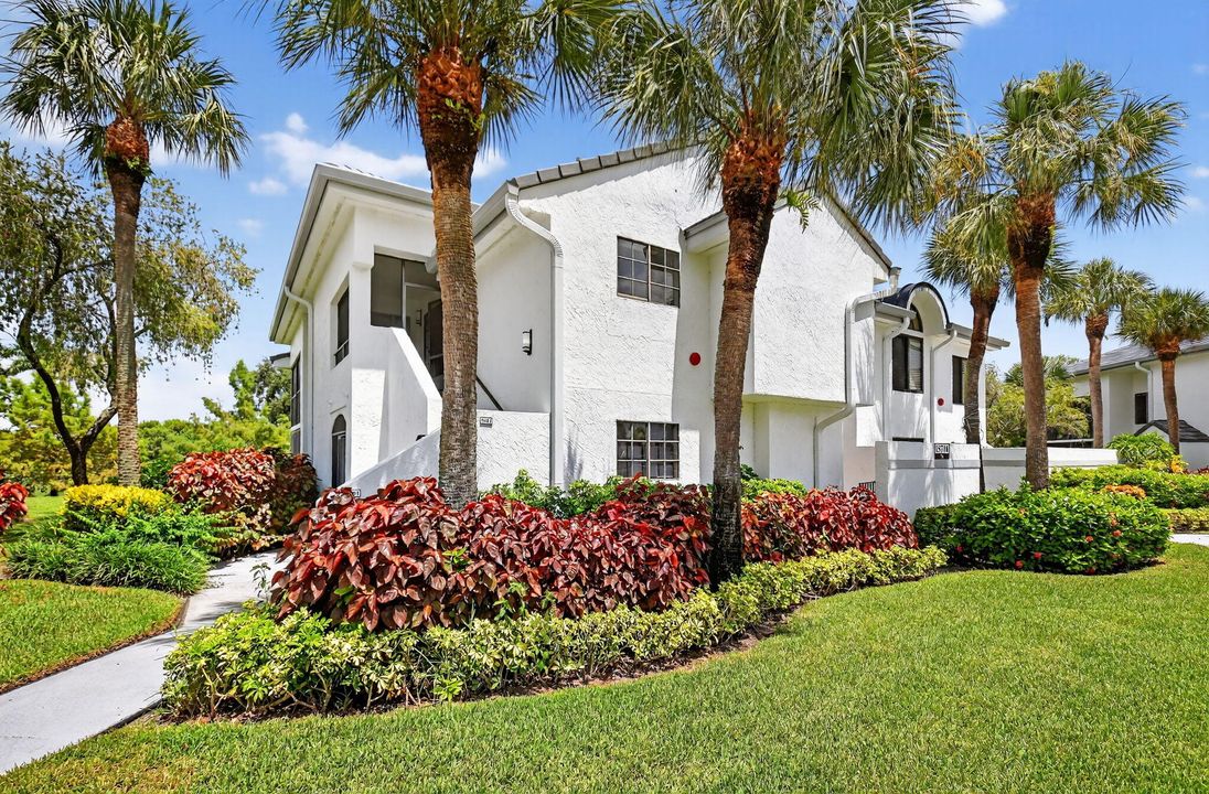 Active With Contract: $10,000 (2 beds, 2 baths, 1688 Square Feet)