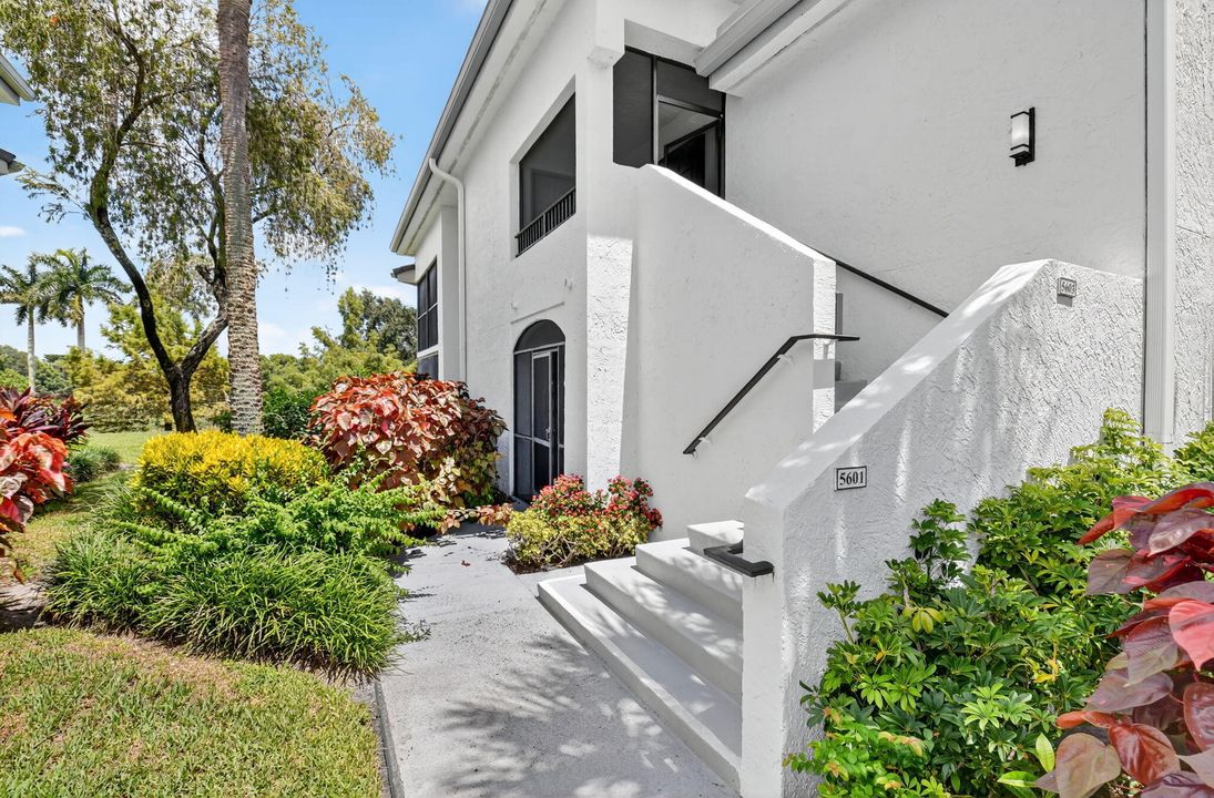 Active With Contract: $10,000 (2 beds, 2 baths, 1688 Square Feet)