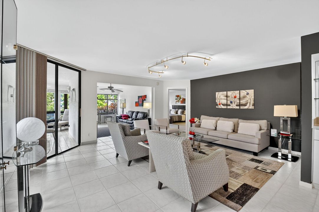 Active With Contract: $10,000 (2 beds, 2 baths, 1688 Square Feet)