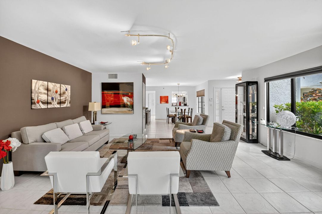 Active With Contract: $10,000 (2 beds, 2 baths, 1688 Square Feet)