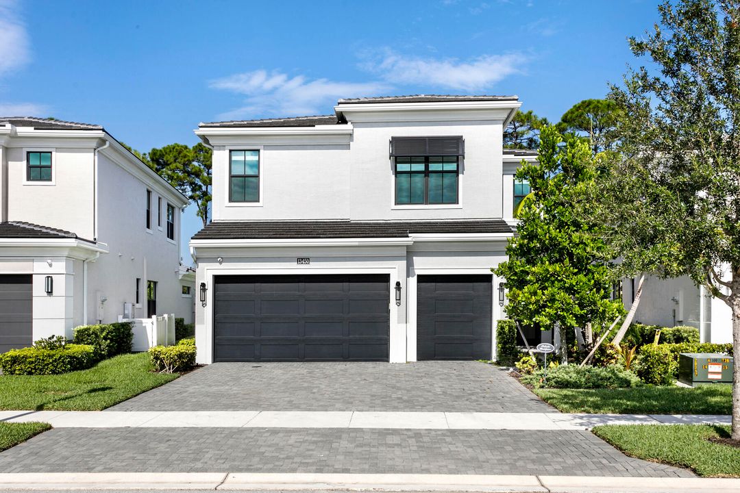 Recently Rented: $12,500 (5 beds, 4 baths, 3577 Square Feet)