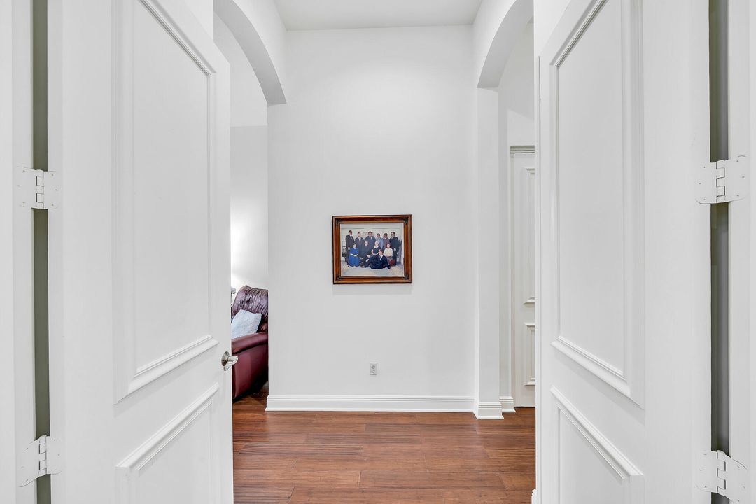 For Sale: $1,099,000 (5 beds, 4 baths, 4384 Square Feet)