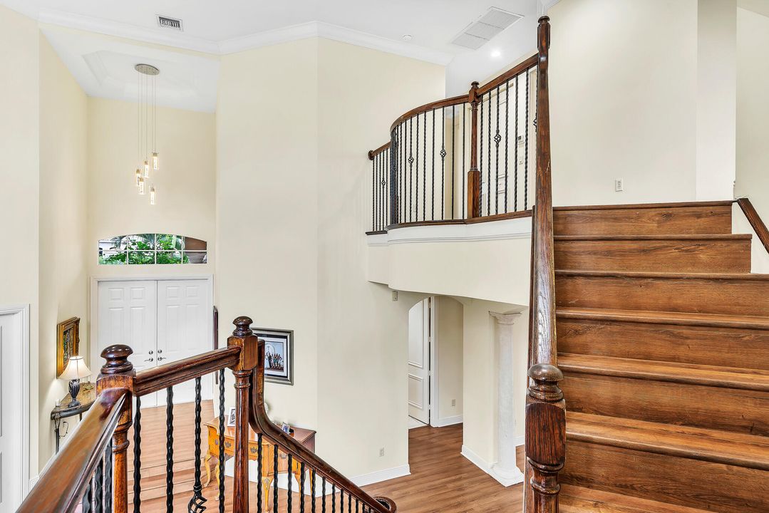 For Sale: $1,099,000 (5 beds, 4 baths, 4384 Square Feet)