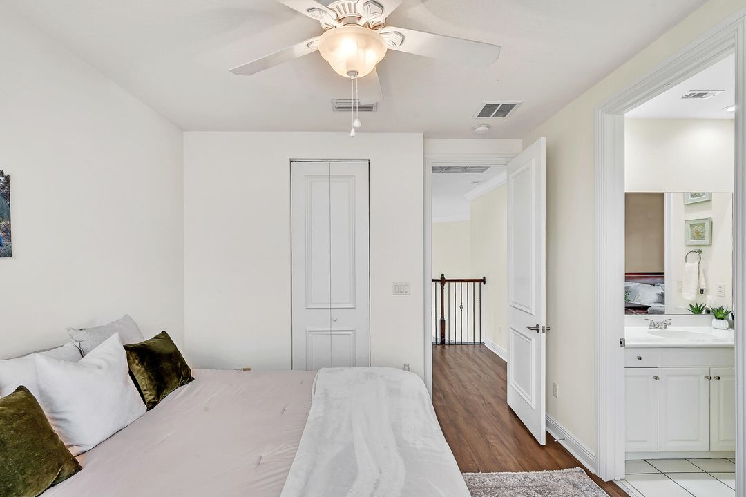 For Sale: $1,099,000 (5 beds, 4 baths, 4384 Square Feet)