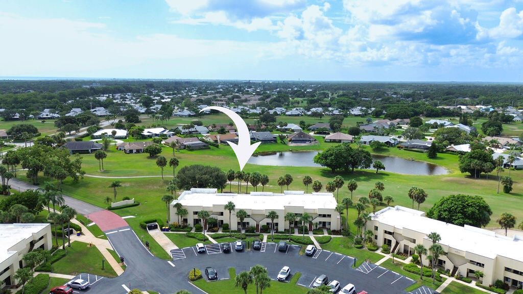 Под контрактом: $264,900 (2 спален, 2 ванн, 1020 Квадратных фут)